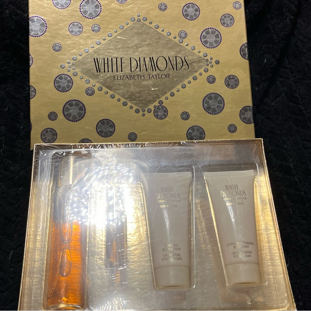 White Diamonds Perfume by Elizabeth Taylor - Picture 2 of 5